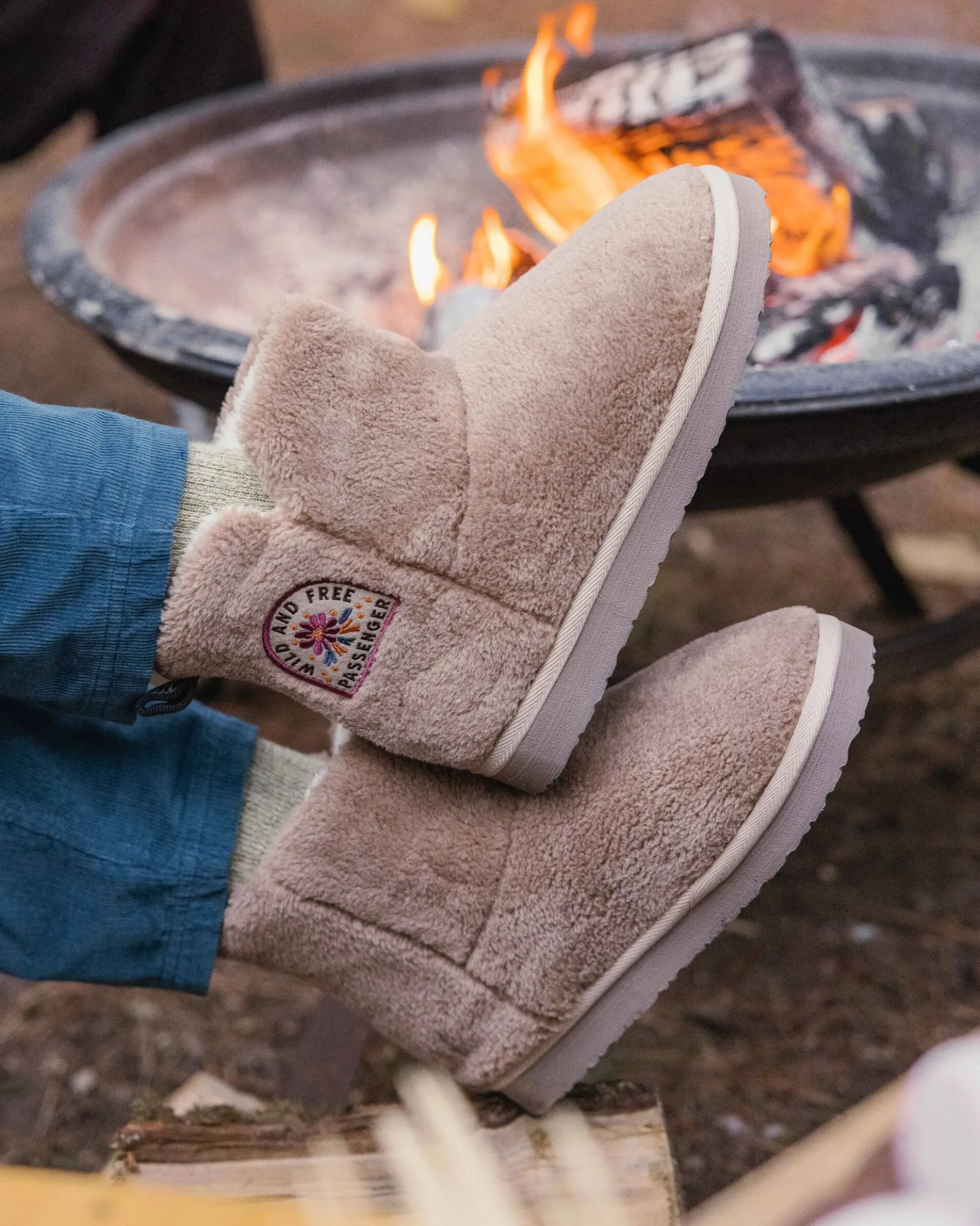 Hideaway Hut Sherpa Fleece Schlappen