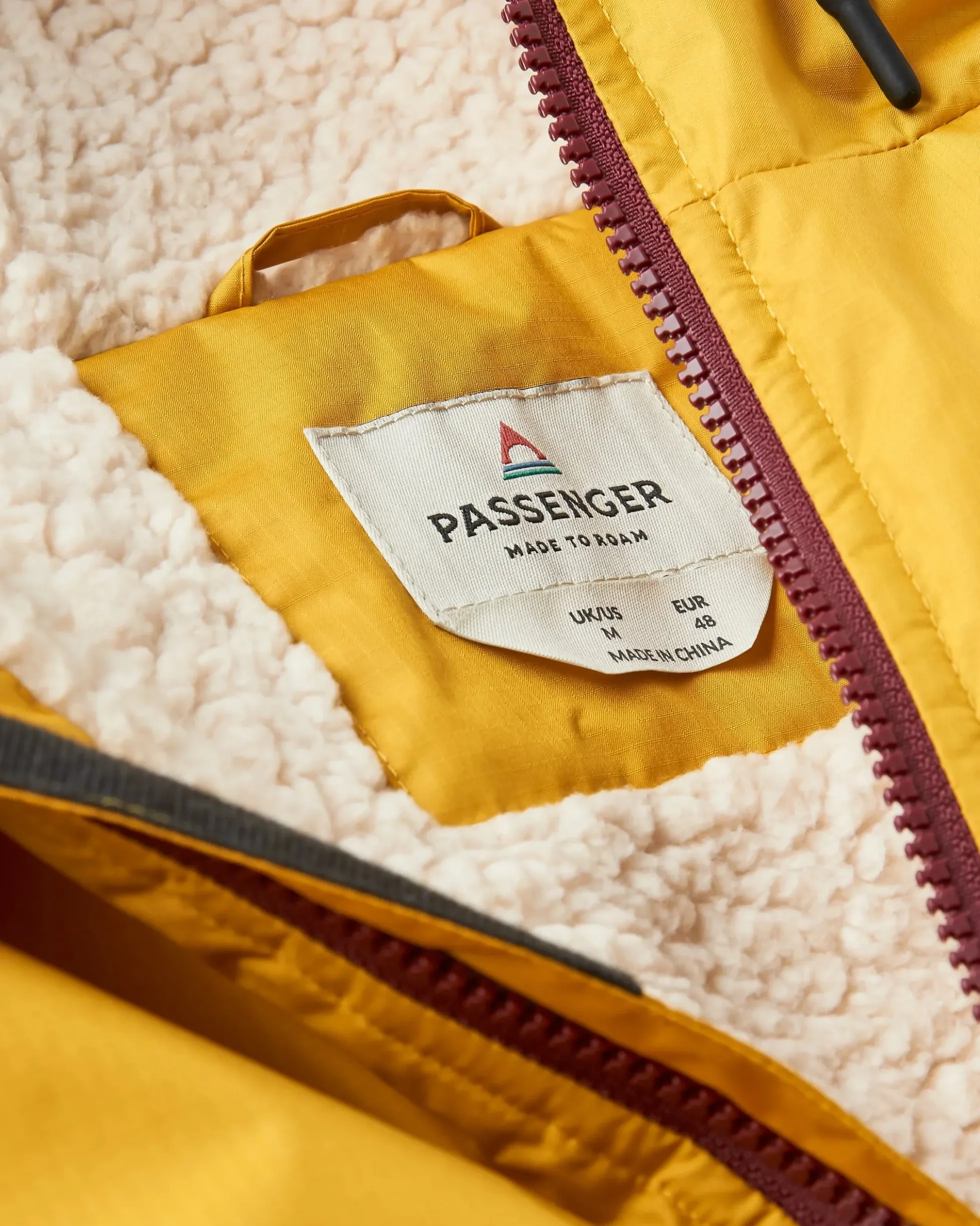 Waves Sherpa Gefütterter Surf-Poncho