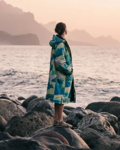 Waves Sherpa Lined Surf-Poncho